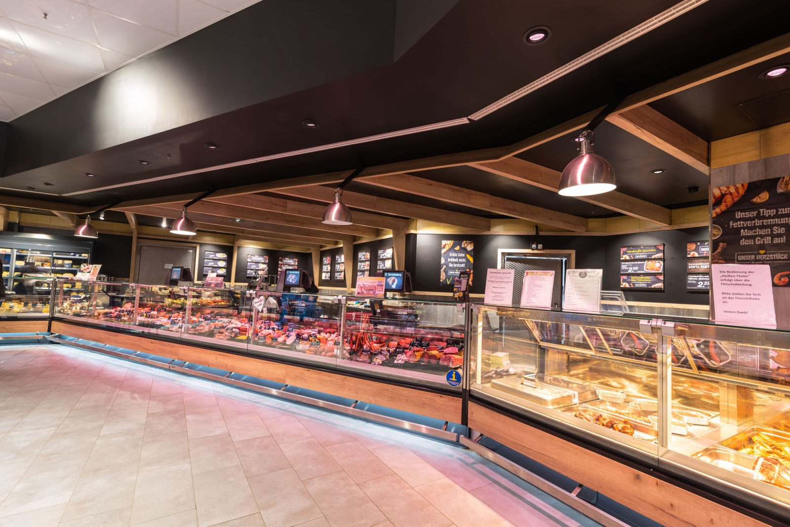 Lada Lhotse 37 realizacja